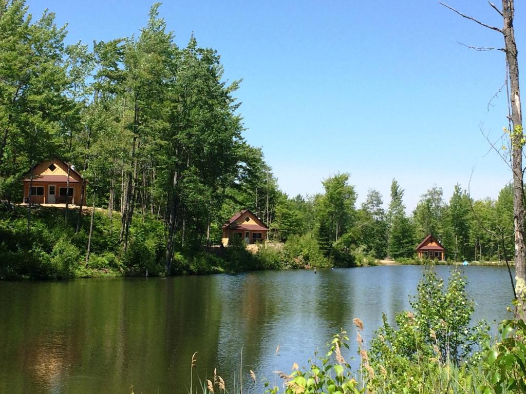 Paradis Sauvage Geronimo Saint-Etienne-de-Bolton Екстериор снимка